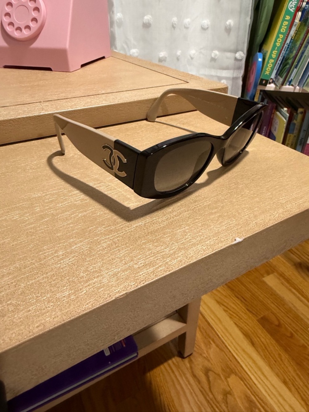 CHANEL Black and Beige CC Logo Oversized Sunglasses - Picture 2 of 10